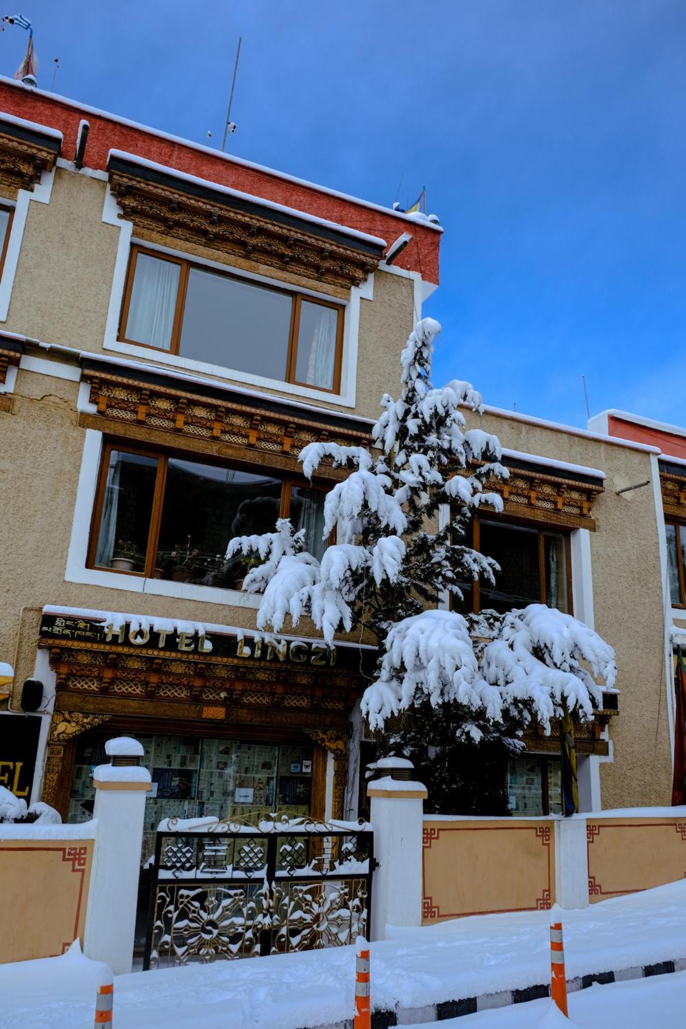 Hotel Lingzi Leh Exteriör bild