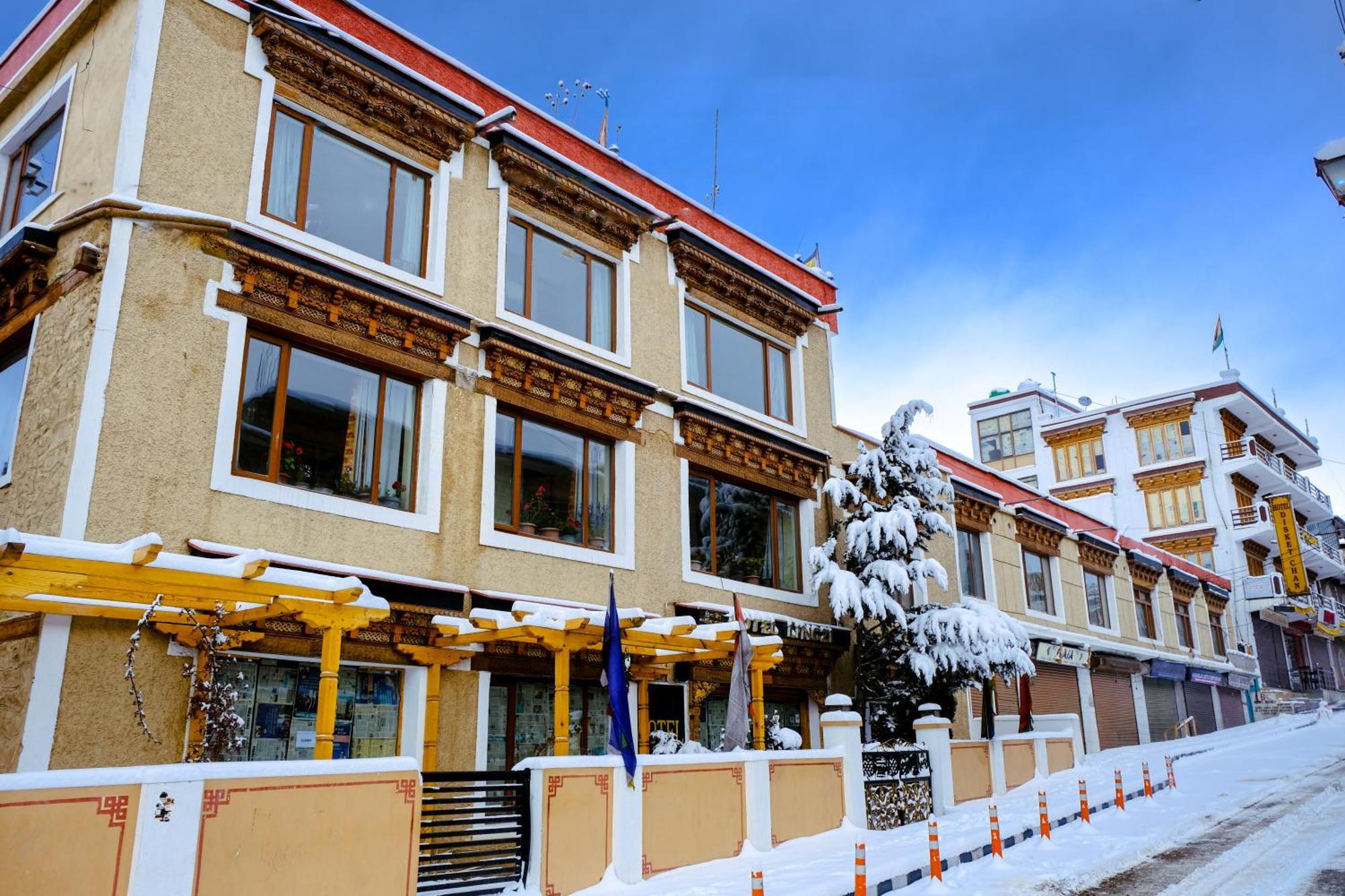 Hotel Lingzi Leh Exteriör bild